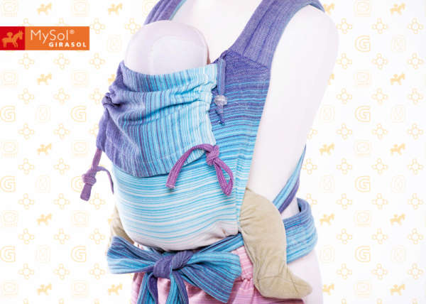 Porte bébé physiologique en tissu pastel bleu