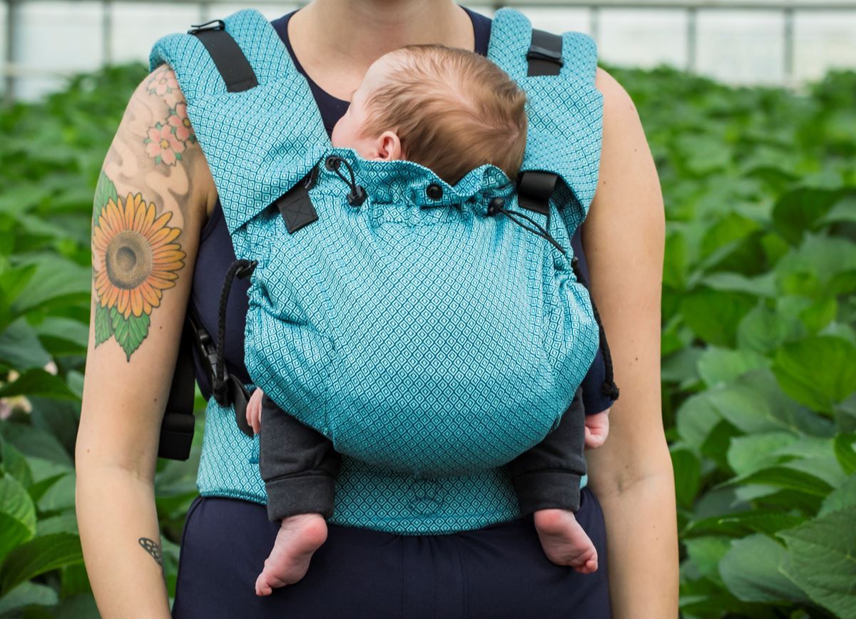 Préformé P4 baby size de LLA, Le Bleu, porte-bébé naissance