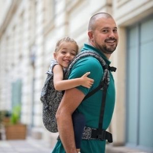 Comment choisir son porte-bébé de randonnée ?