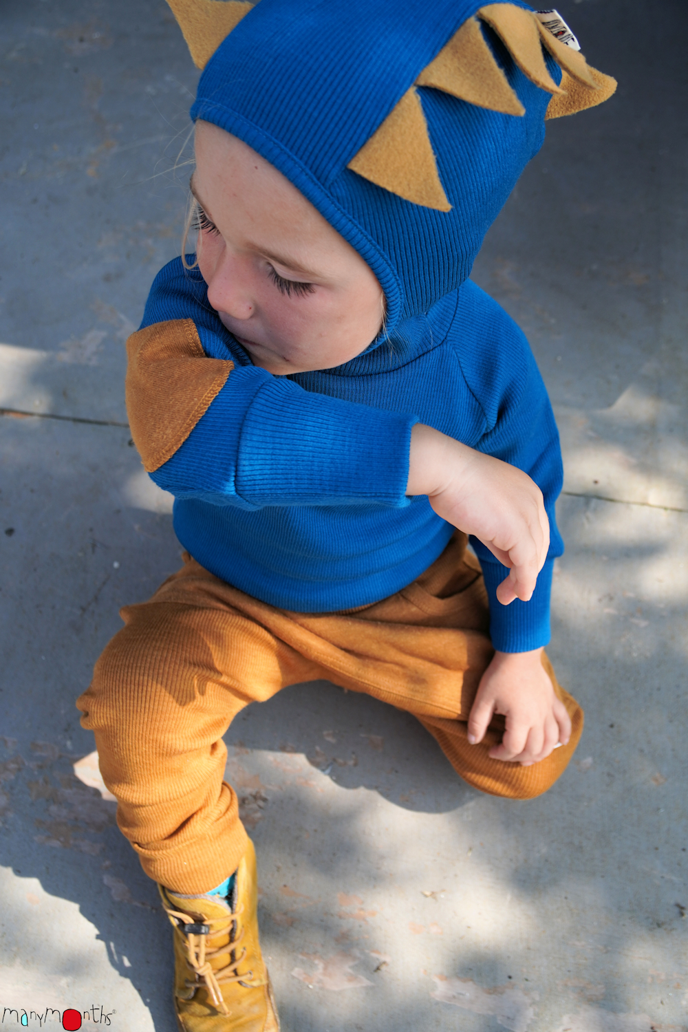 leggins_pantalon_laine_merinos_manymonths_evolutif_bébé_hiver_portage_achat_suisse_jeteporte_2021_protection_froid_proteger (16) Le leggins manymonths en laine mérinos pour tenir chaud à bébé tout l'hiver! Idéal pour le portage, le ski, le vélo et les balades. Achat en Suisse sur jeteporte