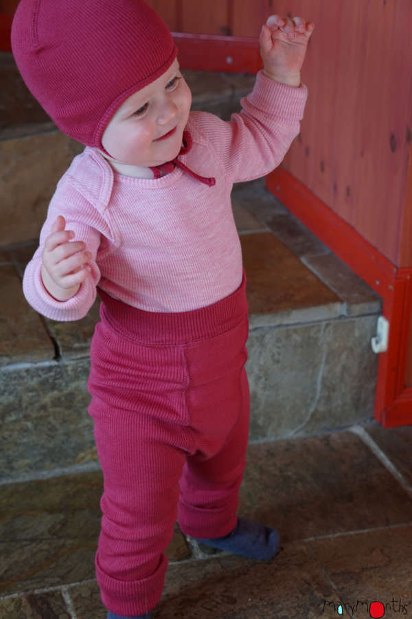 Le leggins manymonths en laine mérinos pour tenir chaud à bébé tout l'hiver! Idéal pour le portage, le ski, le vélo et les balades. Achat en Suisse sur jeteporte