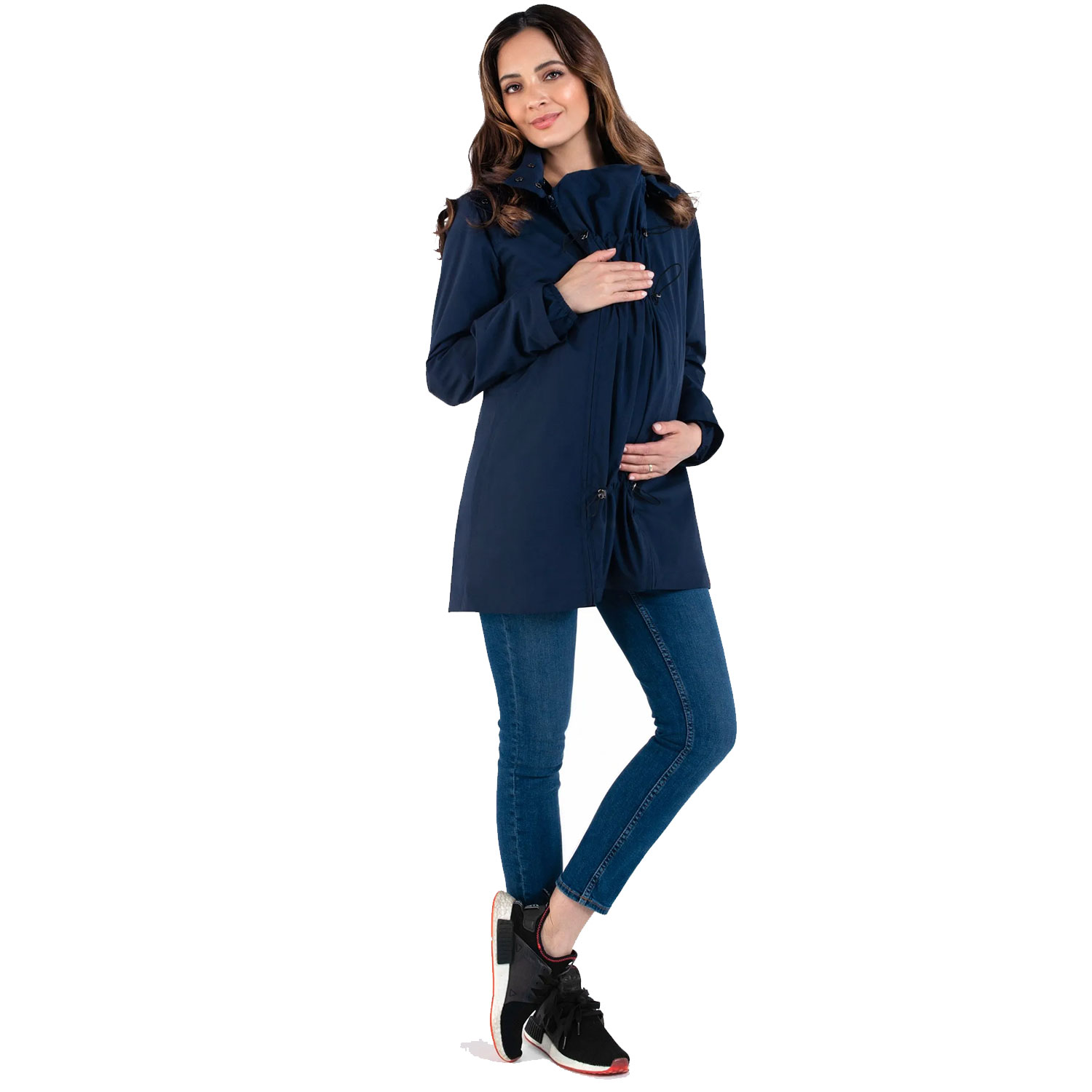 Veste_pluie_printemps_portage_bébé_grossesse_wombat_numbatGo_physiologique_achat_suisse_marine_jaune (2) La veste de portage idéal pour le printemps et la pluie. C'est la veste la plus légère du marché. Facilement transportable, non encombrante. La veste wombat de la naissance à 4 ans. Chez jeteporte Suisse