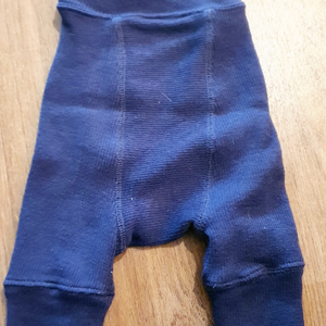 Article de seconde main de portage. Echarpe, sling et veste de très bonne qualité, à petit prix. Achat en Suisse