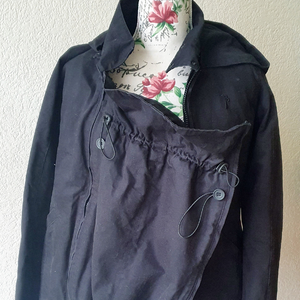 Article de seconde main de portage. Echarpe, sling et veste de très bonne qualité, à petit prix. Achat en Suisse