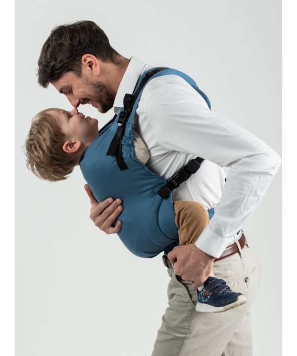 Un porte bébé pour les nouveau né. Dès laPorte bébé évolutif. Ergonomique et physiologique, ce sac de portage vous permettra de porter votre enfant de 1 an à 6 an. EN coton biologique et en pur Lin, des matières naturelles pour un portage de qualité. Acheter en Suisse Isara