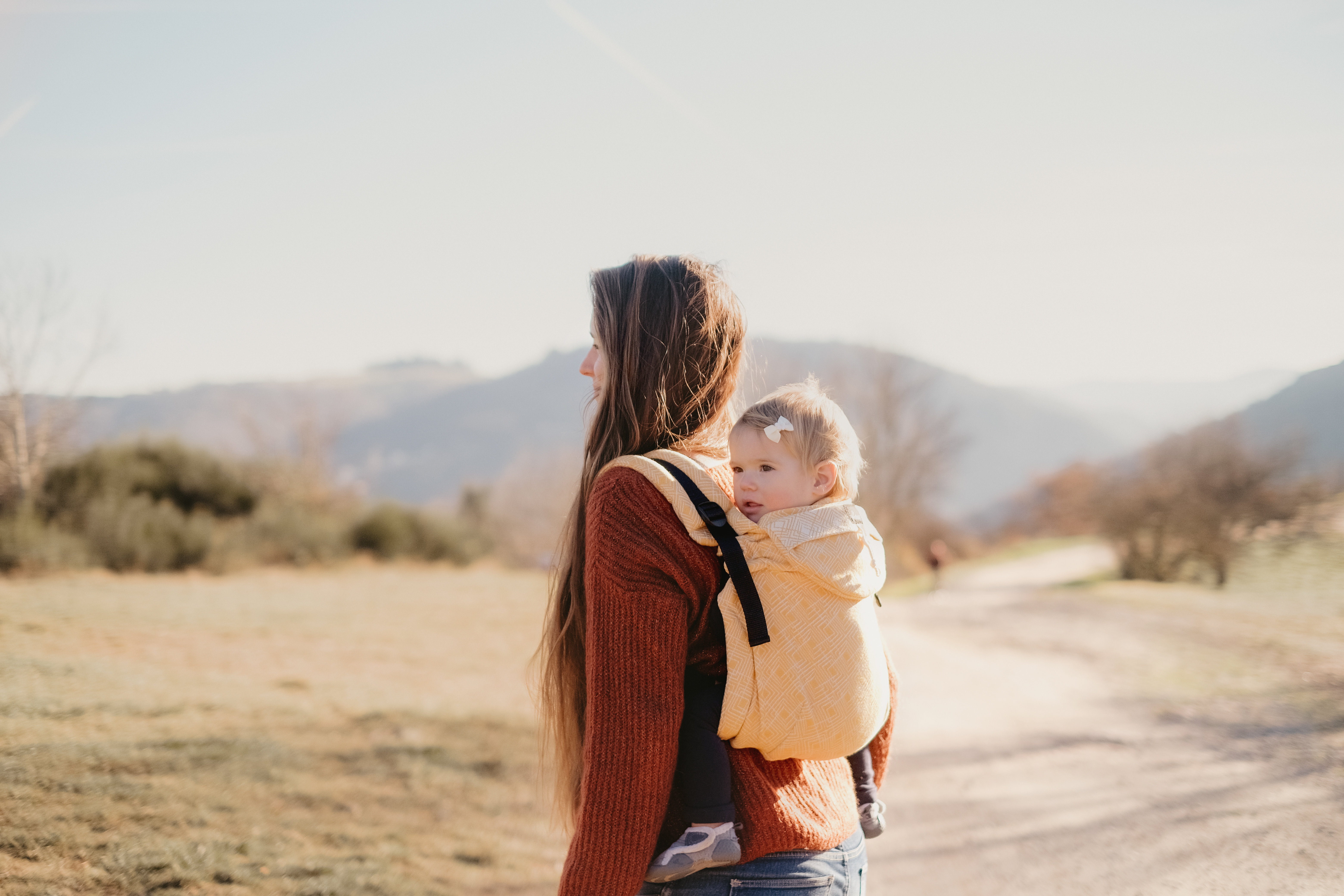 Porte_bébé_Neo_V3_neobulle_portage_physiologique_ergonomique_nouveauné_enfant_suisse_achat (18) Le neo V3 de Neobulle, pour porter votre bébé dès la naissance avec ergonomie et physiologie. Un porte bébé minimaliste pour un confort optimale. De fabrication française, biologique et éthique. Achat en Suisse à la boutique du portage jeteporte Fribourg
