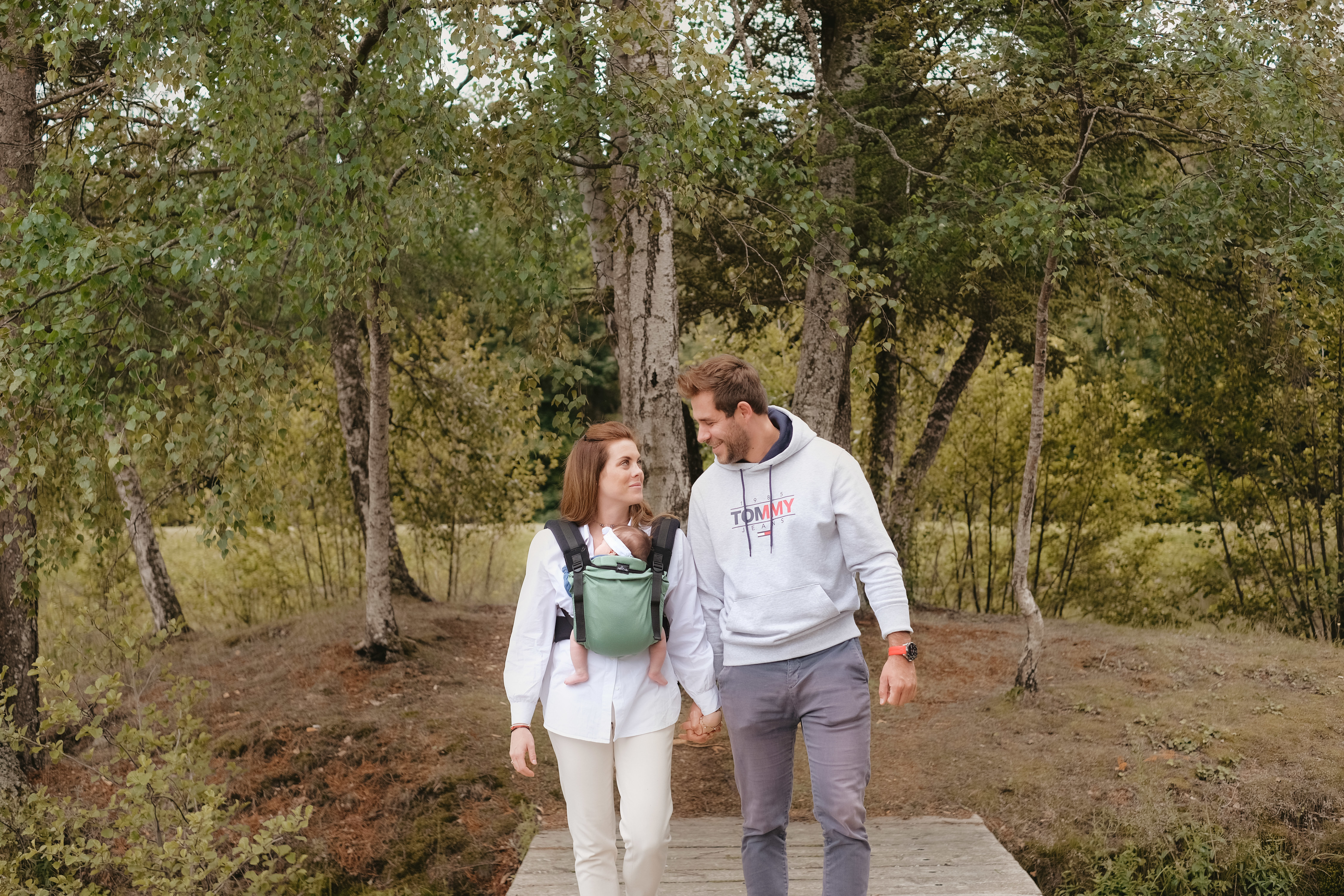 Porte_bébé_naissance_physiologique_ergonomique_myneo_My_neo_suisse_neobulle_bebe_ventral (21) My Néo de Neobulle, le porte bébé 1er âge, dès la naissance. Porter votre bébé de façon ergonomique en respectant sa physiologie. Idéal pour les jeunes parents et les mamans ayant eu une césarienne. Achat en Suisse