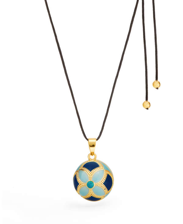 Un bola de grossesse pour accompagné votre bébé avec un doux son. CE bruit va rassurer botre bébé après la naissance. Un magnifique cadeau prenatal pour une futur maman. Un bijoux de lien entre maman et bébé. Achat en suisse sur jeteporte