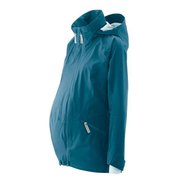 Veste de portage Adventure outdoor, c'est la veste idéal pour le ptintemps, l'automne et l'année. Avec une colonne d'eau de 20 000 mm elle protégera papa, maman, bébé des intempéries, de la pluie et du vent. La veste Mamalila en suisse, chez jeteporte. Romont. Essai et test gratuit