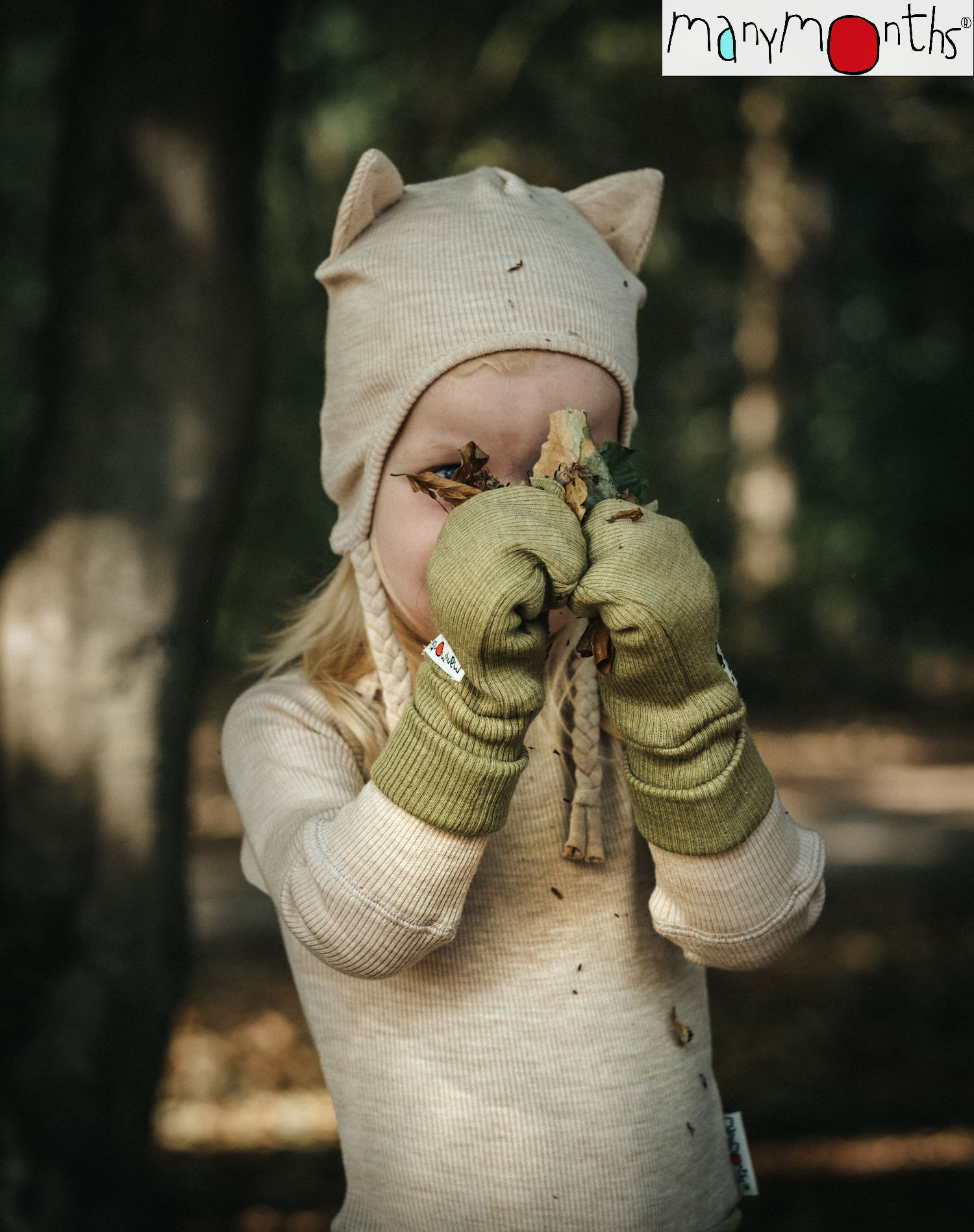 Les vêtements en laine mérinos biologique de manymonths pour garder votre bebe et enfant bien au chaud durant l'hiver. La laine est idéal contre le froid en plus d'être thermorégulatrice. Venez les voir et essayer en boutique sur Romont, Fribourg. Achat en ligne et online en Suisse, vaud, valais , Jura et Genève