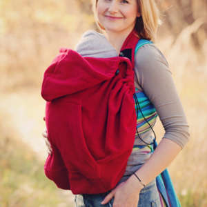 Une couverture de portage pour tenir chaud à votre bébé en hiver, mais aussi au printemps. Idéal se fixe facilement. Achat en suisse