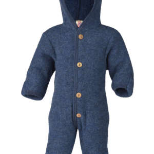Une gamme bébé et enfant de vêtements en laine et soie de Engel Natur. Pour un achat raisonné et éthique qui tiendra chaud à votre enfant. Des combinaisons, pull et pantalon, body vous attendent sur la boutique du portage suisse