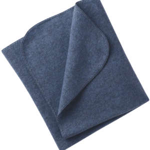 Une gamme bébé et enfant de vêtements en laine et soie de Engel Natur. Pour un achat raisonné et éthique qui tiendra chaud à votre enfant. Des combinaisons, pull et pantalon vous attendent sur la boutique du portage suisse