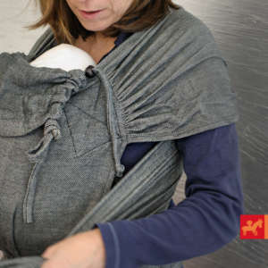 Wrapmysol, c'est un porte-bébé ergonomique pour porter un enfant dès la naissance de façon physiologique. En tissu équitable et biologique, retrouvez les meh dai Girasol dans la boutique jeteporte de Romont, fribourg, Vaud