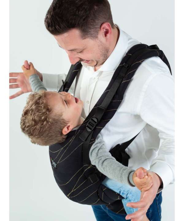 Un porte bébé pour les nouveau né. Le porte bébé évolutif. Ergonomique et physiologique, ce sac de portage vous permettra de porter votre enfant de la naissance à 4 ans. EN coton biologique et en pur Lin, des matières naturelles pour un portage de qualité. Acheter en Suisse Isara