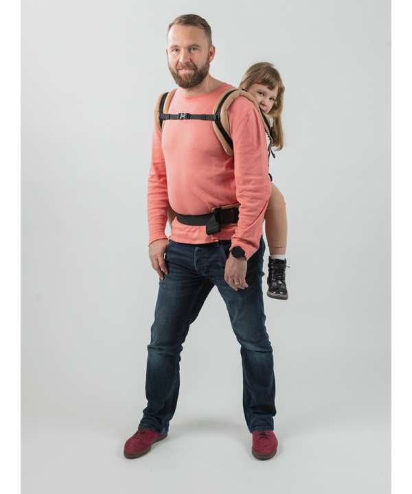 Un porte bébé pour les nouveau né. Le porte bébé évolutif. Ergonomique et physiologique, ce sac de portage vous permettra de porter votre enfant de la naissance à 4 ans. EN coton biologique et en pur Lin, des matières naturelles pour un portage de qualité. Acheter en Suisse Isara
