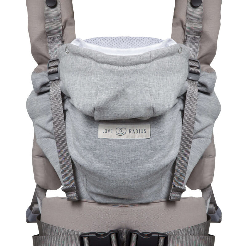 love_and_radius_hoodie_Carrier_portage_reglable_evolutif_nouveauné_bébé_physiologique_suisse_achat_jpmbb (6) Hoodie carrier 2 de love and radius! Le porte bébé réglable et ergonomique pour porter dès la naissance. Test et achat en suisse romande chez jeteporte