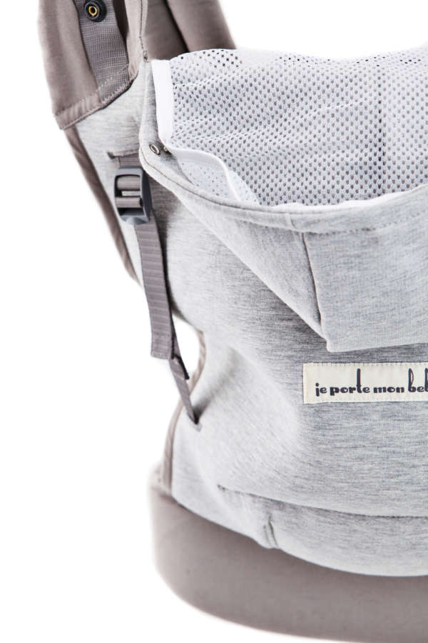 Hoodie carrier 2 de love and radius! Le porte bébé réglable et ergonomique pour porter dès la naissance. Test et achat en suisse romande chez jeteporte