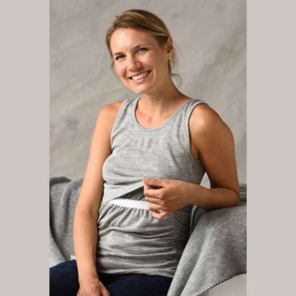 Des vêtements pour un allaitement facilité et adapté. En laine, soie et coton Biologique GOTS. Achat en boutique suisse et en ligne