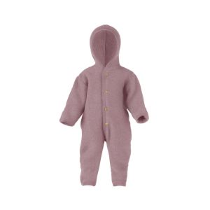 Combinaison laine. Une gamme bébé et enfant de vêtements en laine et soie de Engel Natur. Pour un achat raisonné et éthique qui tiendra chaud à votre enfant. Des combinaisons, pull et pantalon, body vous attendent sur la boutique du portage suisse