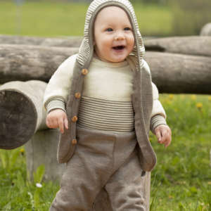 Jaquette en laine mérinos et soie de engel natur. Idéal pour le printemps et l'entre saisons. pour enfant. Achat en ligne et en boutique. En suisse, fribourg