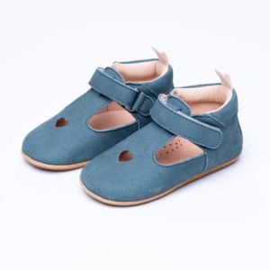 Chaussures souples 1er pas. Semelles flexibles en cuir naturel pour un bon développement du pied de l'enfant. Achat, conseils et test en suisse. Sur Vaud, Fribourg et en ligne. La boutique physiologique JeTePorte