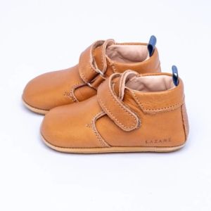 Chaussures souples 1er pas. Semelles flexibles en cuir naturel pour un bon développement du pied de l'enfant. Achat, conseils et test en suisse. Sur Vaud, Fribourg et en ligne. La boutique physiologique JeTePorte
