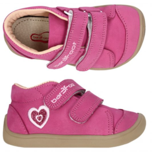 Chaussures Barefoot flexibles et souples. Pour les 1er pas ou les marcheurs, un choix de chaussures physiologique qui accompagne le développement moteur de l'enfant et du bébé. Achat et test dans une boutique suisse en ligne et à Romont