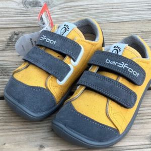 Chaussures Barefoot flexibles et souples. Pour les 1er pas ou les marcheurs, un choix de chaussures physiologique qui accompagne le développement moteur de l'enfant et du bébé. Achat et test dans une boutique suisse en ligne et à Romont