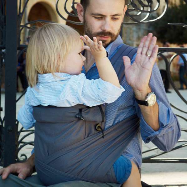 L'Evolu'bulle de Neobulle offre un confort et une sécurité en portage physiologique. Facile et rapide, idéal pour parents débutants. Conseil, test et achat en suisse. Porter dès la naissance