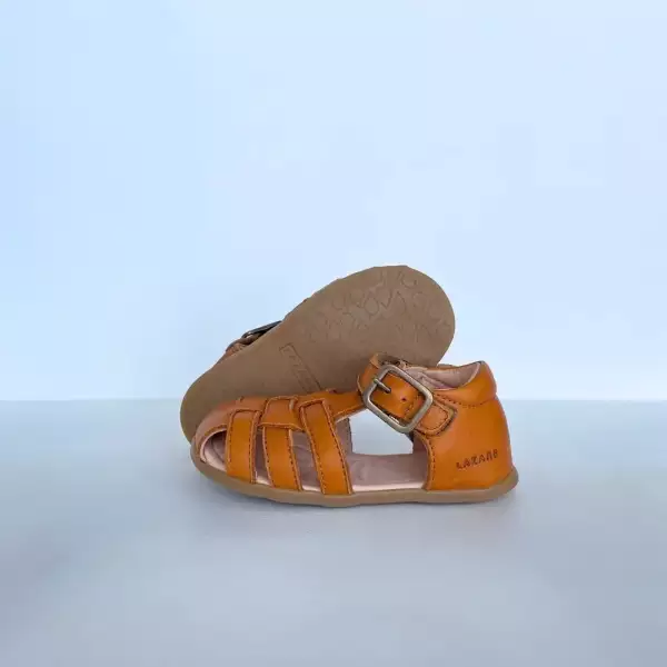 Sandales souples 1er pas. Semelles flexibles en cuir naturel. Achat, conseils et test en suisse. Sur Vaud, Fribourg et en ligne.