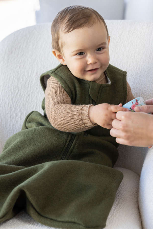 Le sac de couchage en laine de Disana pour un sommeil réparateur de votre bébé. Utilisable en toute saison par votre enfant. Achat et conseil en Suisse, Romont