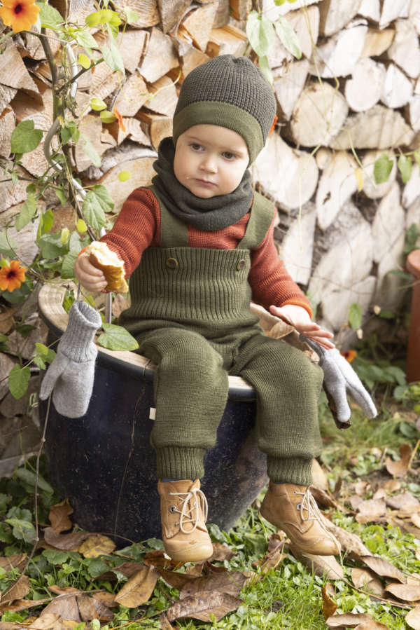 Un tour de cou snood en laine mérinos. Pour des nuits au chaud pour bébé. De disana. Achat et conseils pour bien choisir vos vêtements en fibres naturelles, en suisse. Sur Jeteporte à Romont.