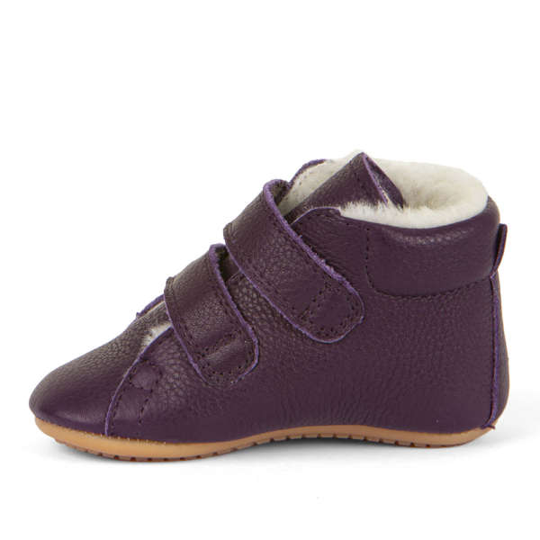 Chaussures souples 1er pas. Semelles flexibles en cuir naturel pour un bon développement du pied de l'enfant. Achat, conseils et test en suisse. Sur Vaud, Fribourg et en ligne. La boutique physiologique JeTePorte