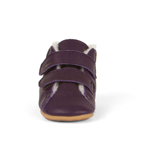 Chaussures souples 1er pas. Semelles flexibles en cuir naturel pour un bon développement du pied de l'enfant. Achat, conseils et test en suisse. Sur Vaud, Fribourg et en ligne. La boutique physiologique JeTePorte