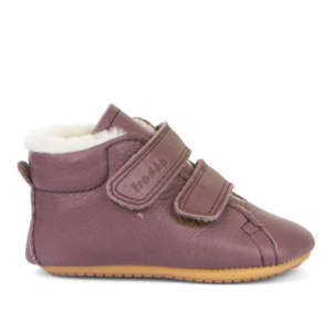 Chaussures souples 1er pas. Semelles flexibles en cuir naturel pour un bon développement du pied de l'enfant. Achat, conseils et test en suisse. Sur Vaud, Fribourg et en ligne. La boutique physiologique JeTePorte