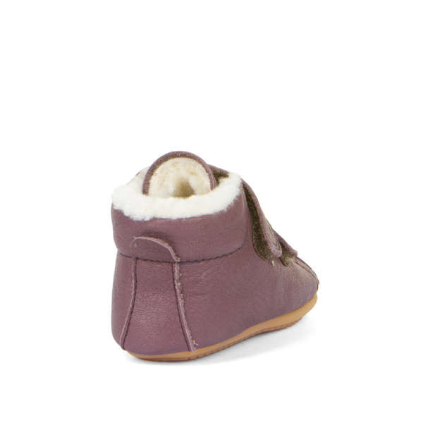 Chaussures souples 1er pas. Semelles flexibles en cuir naturel pour un bon développement du pied de l'enfant. Achat, conseils et test en suisse. Sur Vaud, Fribourg et en ligne. La boutique physiologique JeTePorte