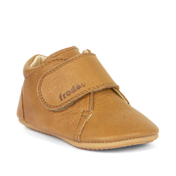 Chaussures souples 1er pas. Semelles flexibles en cuir naturel pour un bon développement du pied de l'enfant. Achat, conseils et test en suisse. Sur Vaud, Fribourg et en ligne. La boutique physiologique JeTePorte