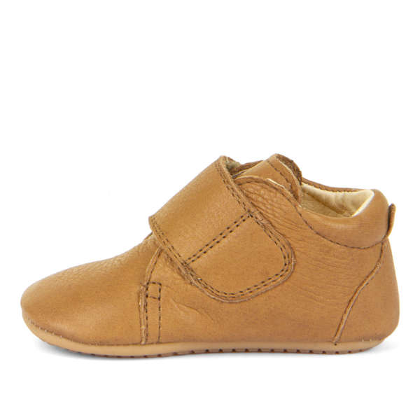 Chaussures souples 1er pas. Semelles flexibles en cuir naturel pour un bon développement du pied de l'enfant. Achat, conseils et test en suisse. Sur Vaud, Fribourg et en ligne. La boutique physiologique JeTePorte