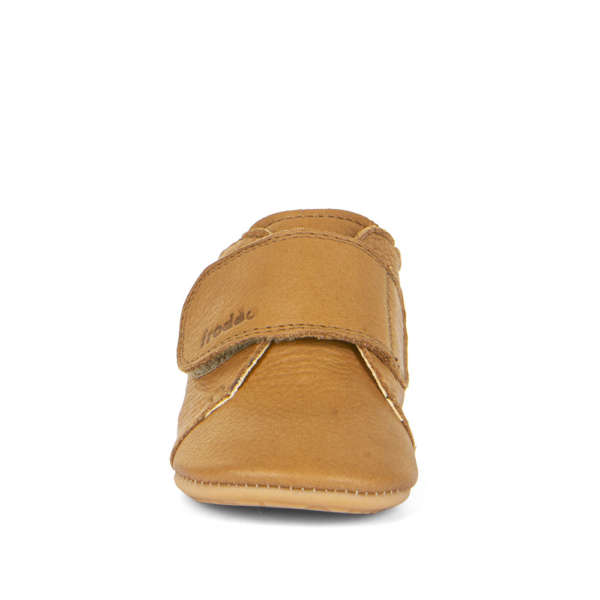 Chaussures souples 1er pas. Semelles flexibles en cuir naturel pour un bon développement du pied de l'enfant. Achat, conseils et test en suisse. Sur Vaud, Fribourg et en ligne. La boutique physiologique JeTePorte