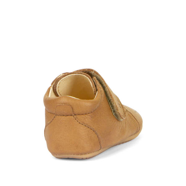 Chaussures souples 1er pas. Semelles flexibles en cuir naturel pour un bon développement du pied de l'enfant. Achat, conseils et test en suisse. Sur Vaud, Fribourg et en ligne. La boutique physiologique JeTePorte