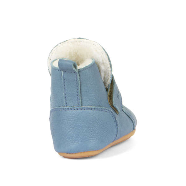 Chaussures souples 1er pas. Semelles flexibles en cuir naturel pour un bon développement du pied de l'enfant. Achat, conseils et test en suisse. Sur Vaud, Fribourg et en ligne. La boutique physiologique JeTePorte