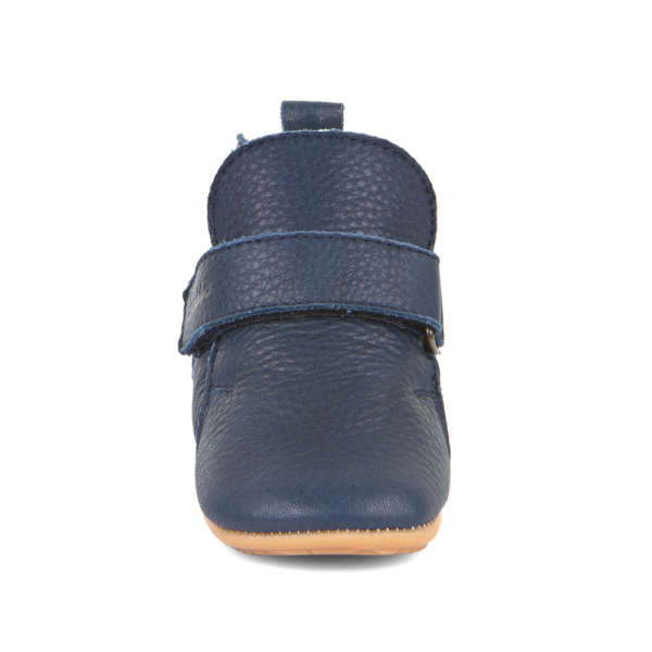 Chaussures souples 1er pas. Semelles flexibles en cuir naturel pour un bon développement du pied de l'enfant. Achat, conseils et test en suisse. Sur Vaud, Fribourg et en ligne. La boutique physiologique JeTePorte