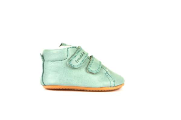 Chaussures souples 1er pas. Semelles flexibles en cuir naturel pour un bon développement du pied de l'enfant. Achat, conseils et test en suisse. Sur Vaud, Fribourg et en ligne. La boutique physiologique JeTePorte