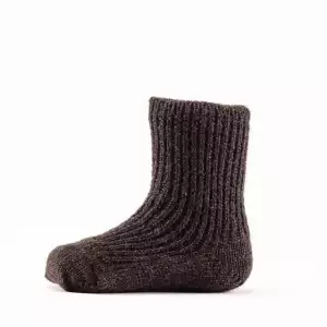 Les chaussettes et collants en laine vierge mérinos biologique sont idéal pour tenir les pieds de votre enfant au chaud. Pour le portage, le ski ou la maison. Conseil et achat en Suisse à Romont fribourg.