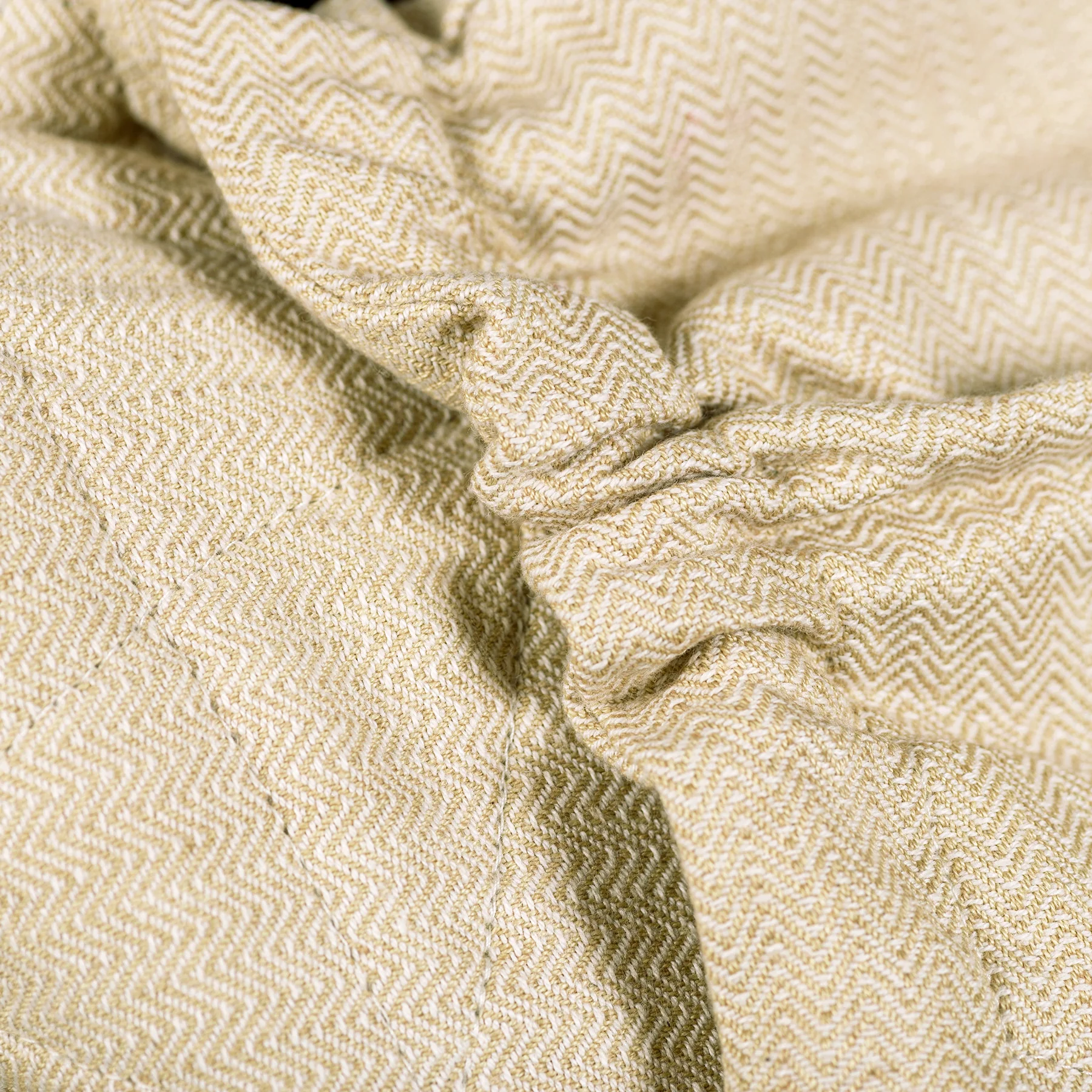 wrapmysol_girasol_portage_suisse_achat (11) Porter son bébé dès la naissance avec le wrapmysol de Girasol. Un porte bébé physiologique et évolutif.