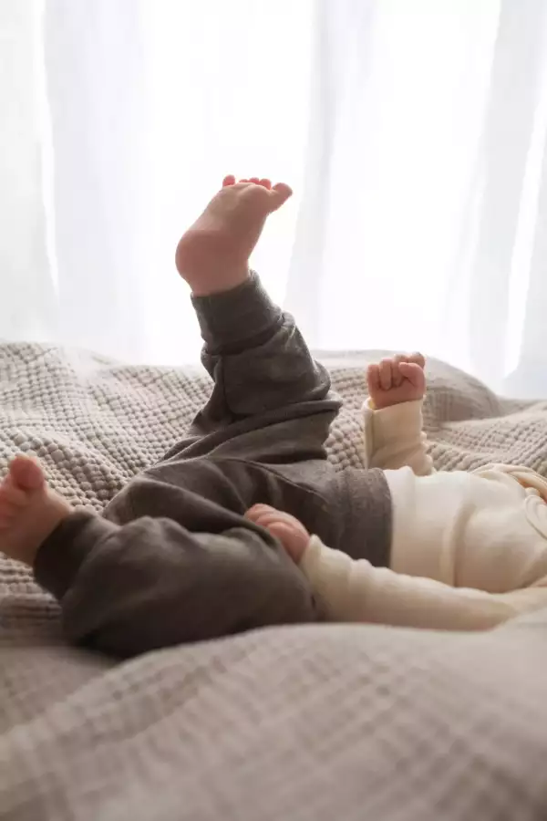 Pantalon thermique et anti UV en laine et soie enfant. Acheter en suisse