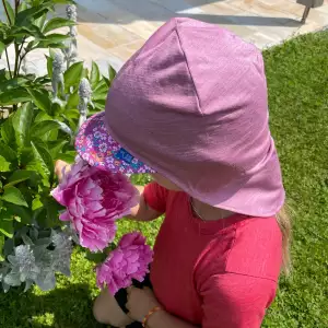 Casquette antiUV naturel. Des habits en fibres naturelle en boutique suisse à Romont