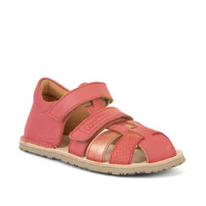 Des sandales souple barefoot pour enfant. Les flexi avi de froddo pour respecter les pieds de bebe.