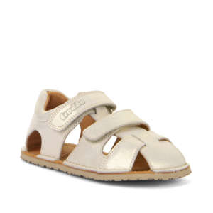Des sandales souple barefoot pour enfant. Les flexi avi de froddo pour respecter les pieds de bebe.